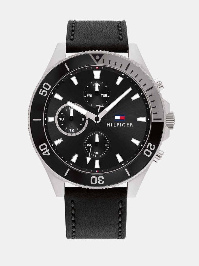 Hodinky Tommy Hilfiger Explorer S černým Koženým řemínkem černé Barvy